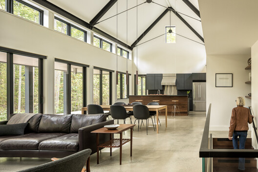 House at Town's Edge / ElliottArchitects - Image 2 of 20