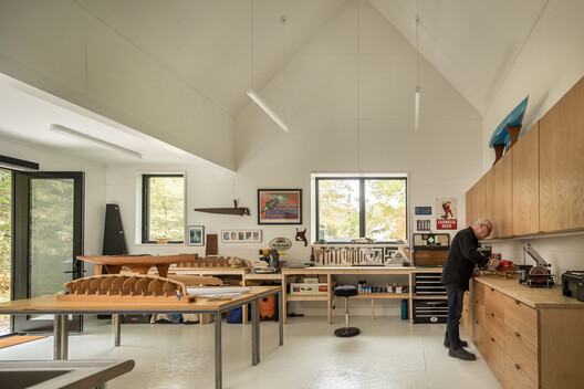 House at Town's Edge / ElliottArchitects - Image 4 of 20