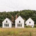 Farmhouse in a Meadow / ElliottArchitects - Houses