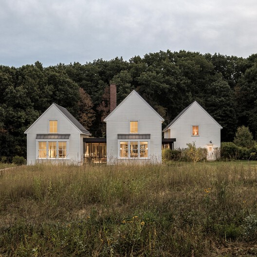 Farmhouse in a Meadow / ElliottArchitects - Image 1 of 26