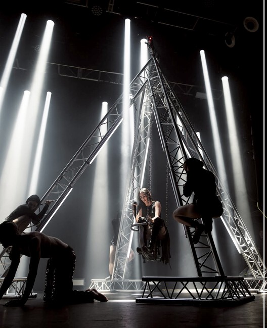 "Calibrated Instability": Daryan Knoblauch on Building With Tension, Time, and Light - Image 5 of 9