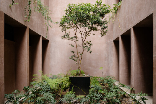 Londres 187 Building / CCA | Bernardo Quinzaños  + Olga Romano - Image 4 of 20