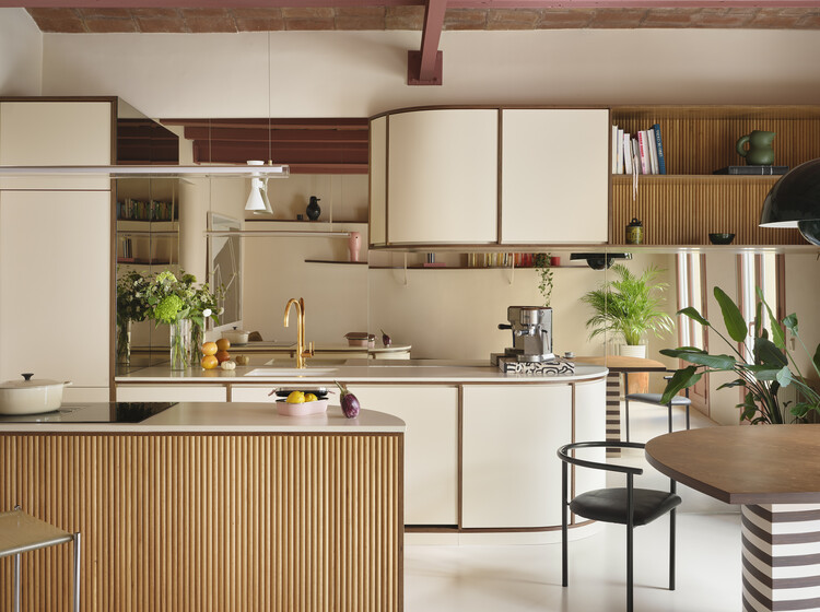 Vivienda Revoltó / bardo - Fotografía interior, Cocina, Madera, Encimera