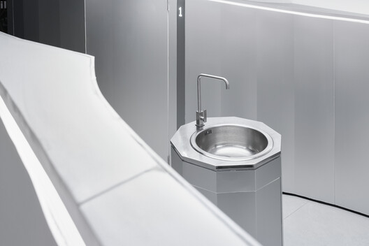 Resmile Dental Wellnss / space+craft - Interior Photography, Bathroom