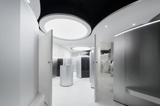 Resmile Dental Wellnss / space+craft - Image 7 of 13