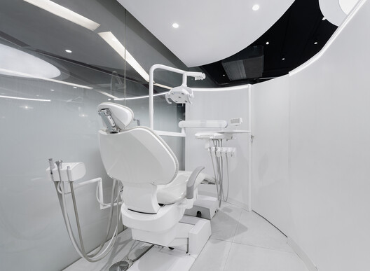 Resmile Dental Wellnss / space+craft - Image 9 of 13