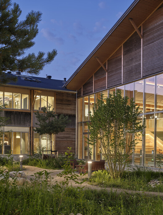 From Warehouse to Innovation Hub: Renovation, Reuse and Human-Centered Design for Lower Environmental Impact - Image 6 of 18