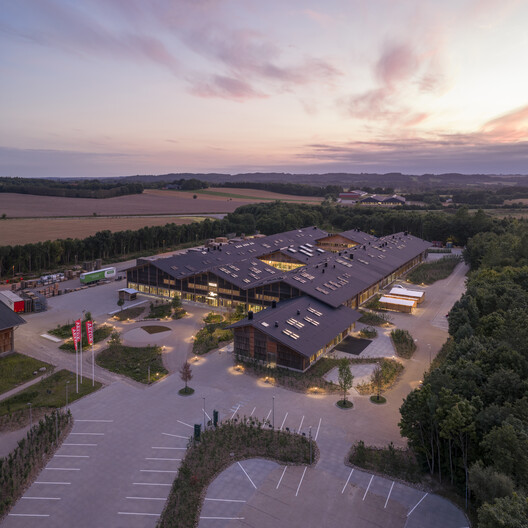 From Warehouse to Innovation Hub: Renovation, Reuse and Human-Centered Design for Lower Environmental Impact - Image 3 of 18