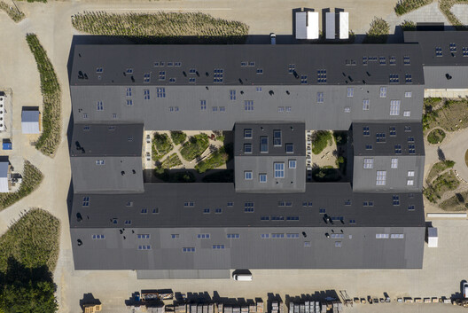 From Warehouse to Innovation Hub: Renovation, Reuse and Human-Centered Design for Lower Environmental Impact - Image 5 of 18