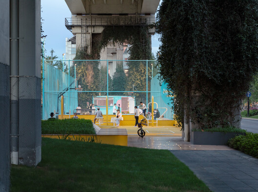 the Happy Spot under the Light Rail / VIASCAPE design - Image 8 of 25