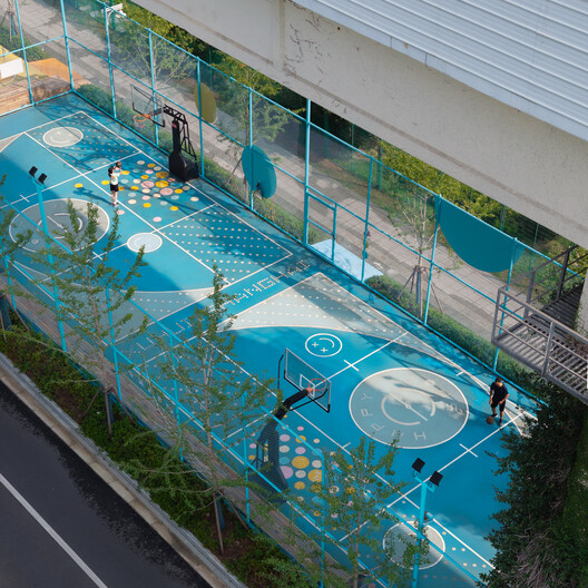 the Happy Spot under the Light Rail / VIASCAPE design - Image 13 of 25