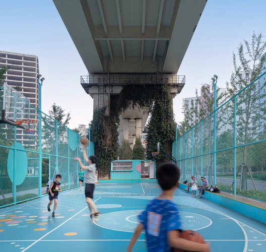 the Happy Spot under the Light Rail / VIASCAPE design - Exterior Photography