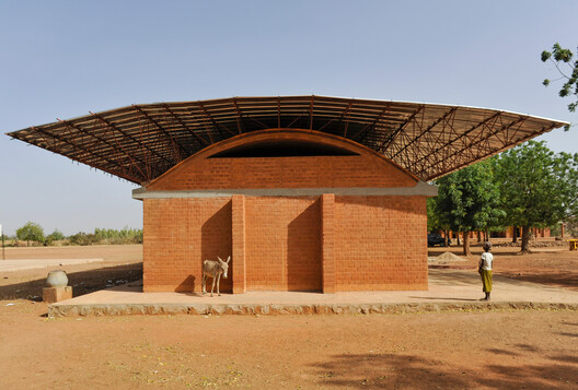 Architecture that Empowers Communities: The Stories Behind Francis Kéré’s Projects - Image 9 of 30