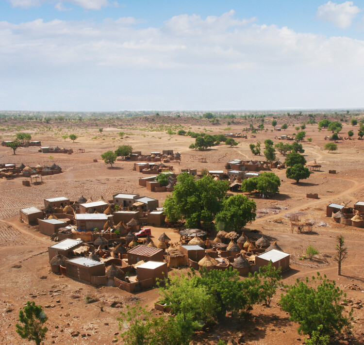 Architecture that Empowers Communities: The Stories Behind Francis Kéré’s Projects - Featured Image