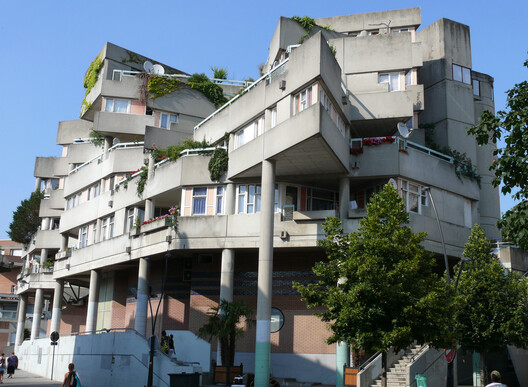 Saint-Denis’ Brutalist Îlot 8 Housing Complex by Renée Gailhoustet Faces Controversial Redevelopment Plan - Image 1 of 8