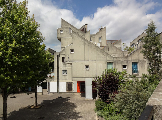 Saint-Denis’ Brutalist Îlot 8 Housing Complex by Renée Gailhoustet Faces Controversial Redevelopment Plan - Image 6 of 8