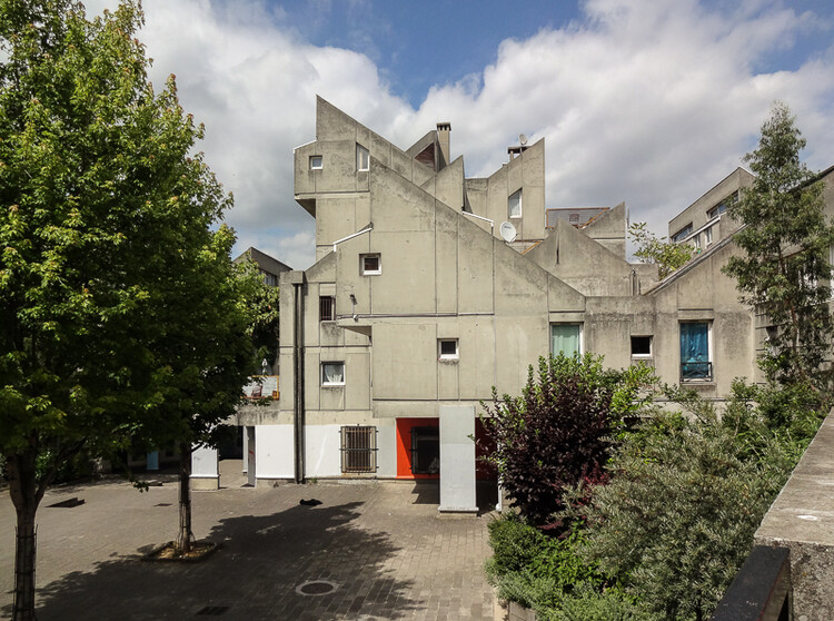 Saint-Denis’ Brutalist Îlot 8 Housing Complex by Renée Gailhoustet Faces Controversial Redevelopment Plan - Image 6 of 8
