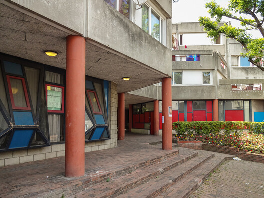 Saint-Denis’ Brutalist Îlot 8 Housing Complex by Renée Gailhoustet Faces Controversial Redevelopment Plan - Image 8 of 8