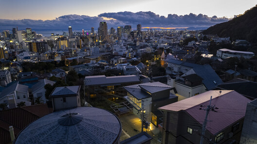 House in Kitano / Tomohiro Hata Architect and Associates - Exterior Photography, Cityscape