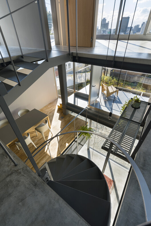 House in Kitano / Tomohiro Hata Architect and Associates - Interior Photography, Stairs, Lighting, Glass, Handrail