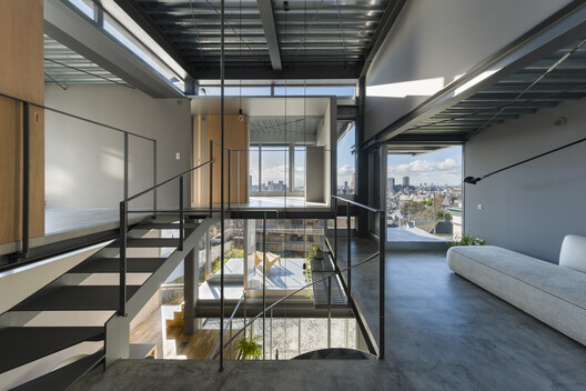 House in Kitano / Tomohiro Hata Architect and Associates
