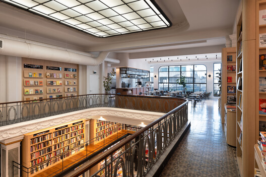 Livraria Feltrinelli Montevideo / Toro Arquitectos Livraria Feltrinelli Montevideo / Toro Arquitectos - Imagem 11 de 21