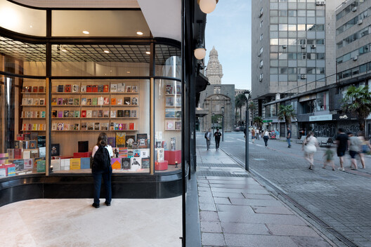 Livraria Feltrinelli Montevideo / Toro Arquitectos Livraria Feltrinelli Montevideo / Toro Arquitectos - Fotografia de Interiores