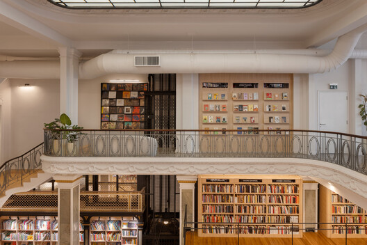 Livraria Feltrinelli Montevideo / Toro Arquitectos Livraria Feltrinelli Montevideo / Toro Arquitectos - Fotografia de Interiores, Armário, Prateleira