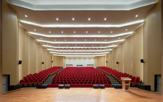 Shenzhen Longhua Foreign Languages School (Fucheng Campus) / Z&Z STUDIO Shenzhen Longhua Foreign Languages School (Fucheng Campus) / Z&Z STUDIO - Image 15 of 39