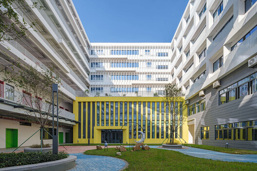 Shenzhen Longhua Foreign Languages School (Fucheng Campus) / Z&Z STUDIO Shenzhen Longhua Foreign Languages School (Fucheng Campus) / Z&Z STUDIO - Exterior Photography