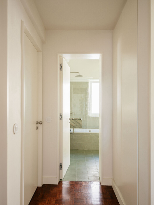 Apartamento em Paço de Arcos / Vario Studio - Imagem 17 de 23