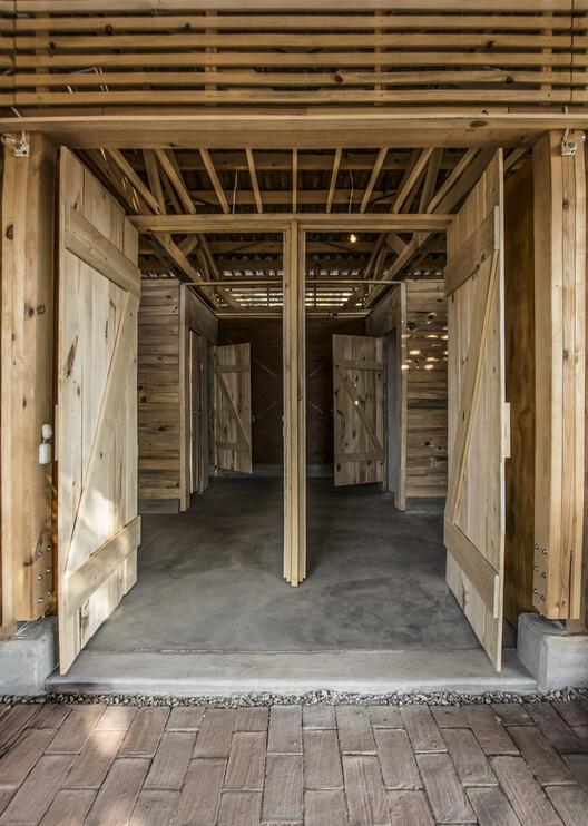 Quiané Center for Culture and Ecology – Phase I / Universidad de Ciencias Aplicadas de Múnich + Frente por la Defensa de la Tierra + Comunidad de Santa Catarina Quiané + CAMPO - Interior Photography, Wood, Beam