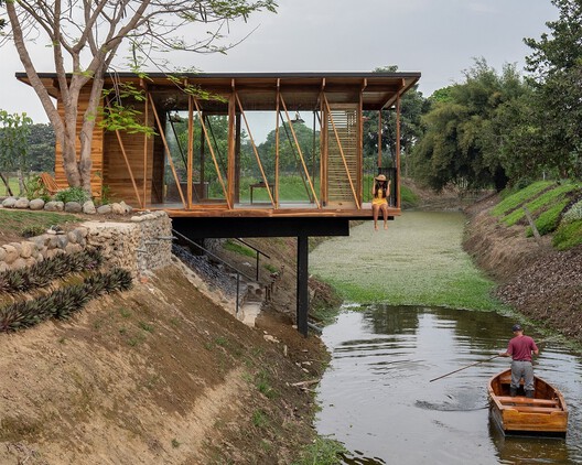 Above Water, Slope, and Forest: Elevated Architecture in Latin America - Image 17 of 17
