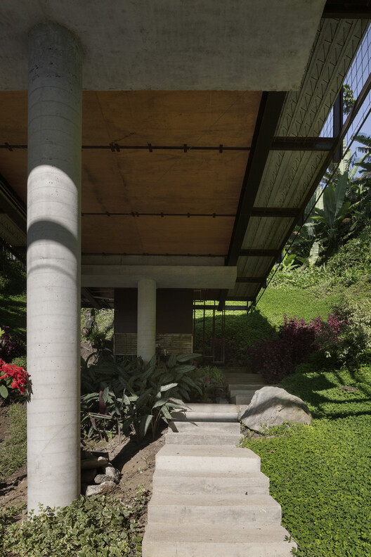 Above Water, Slope, and Forest: Elevated Architecture in Latin America - Image 4 of 17