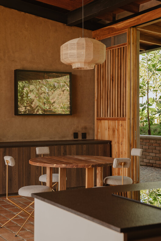 Clay House / Norenaarquitectos Clay House / Norenaarquitectos - Interior Photography, Dining room, Wood, Table, Chair, Glass