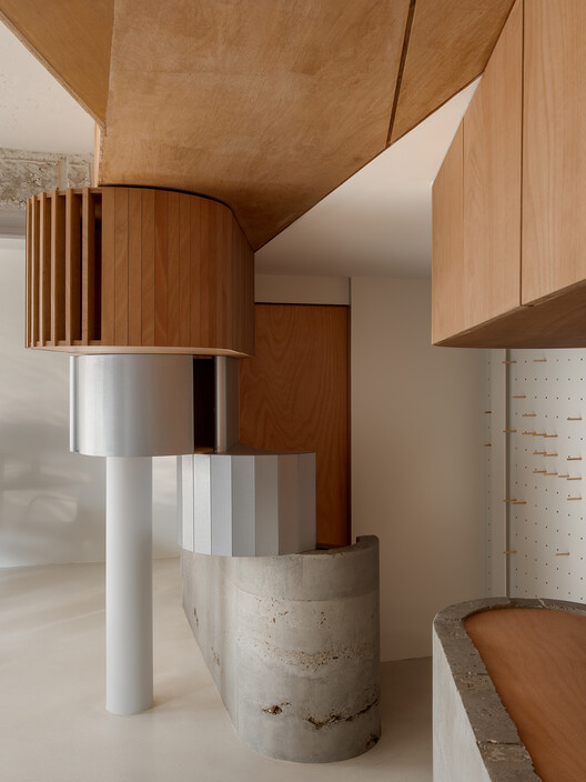 Reinterpreting a 50-Year-Old Building in Myeongnyun-dong / sukchulmok + BRBB Architects - Interior Photography, Wood