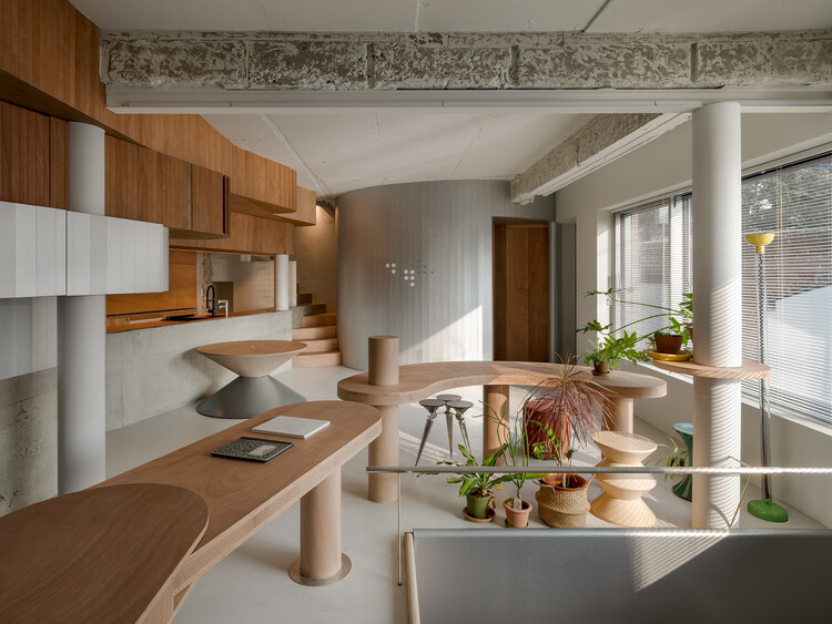 Reinterpreting a 50-Year-Old Building in Myeongnyun-dong / sukchulmok + BRBB Architects - More Images
