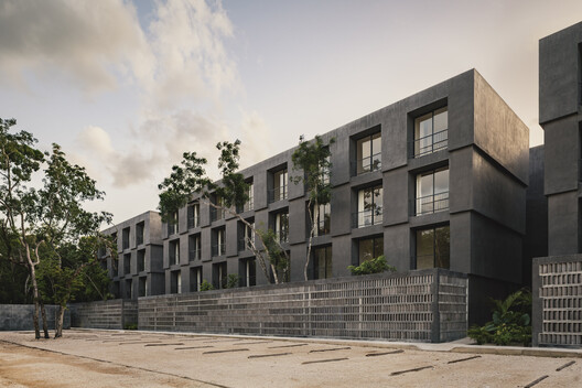 Casa Selva - Housing for Hospitality Workers / anonimous + g3arquitectos + Jesús Vassallo Casa Selva - Housing for Hospitality Workers / anonimous + g3arquitectos + Jesús Vassallo - Exterior Photography