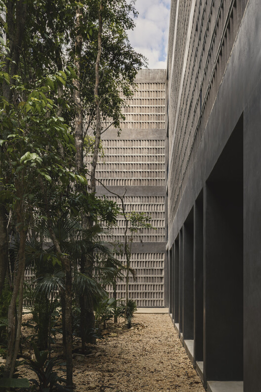 Casa Selva - Housing for Hospitality Workers / anonimous + g3arquitectos + Jesús Vassallo Casa Selva - Housing for Hospitality Workers / anonimous + g3arquitectos + Jesús Vassallo - Exterior Photography