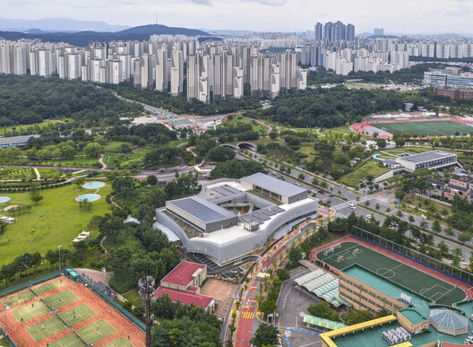 Care and Wellness Center for the Elderly and Disabled  / sol89 - Exterior Photography, Aerial View Photography, Cityscape