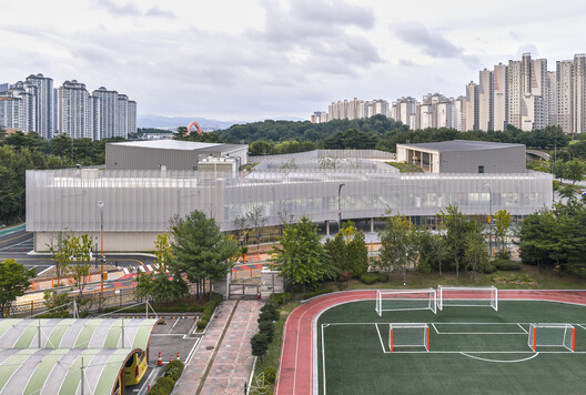 Care and Wellness Center for the Elderly and Disabled  / sol89 - Exterior Photography