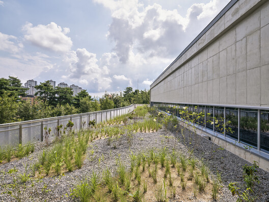 Care and Wellness Center for the Elderly and Disabled  / sol89 - Exterior Photography