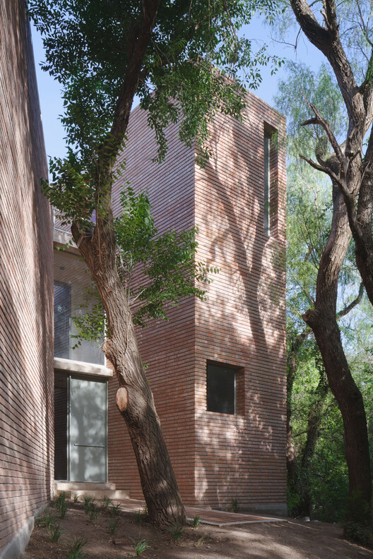 Atelier Cambre / Esteras Perrote - Exterior Photography, Brick