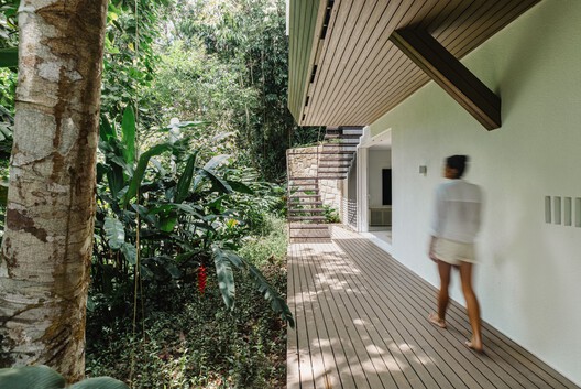 Iporanga House / Nati Minas & Studio - Interior Photography, Garden