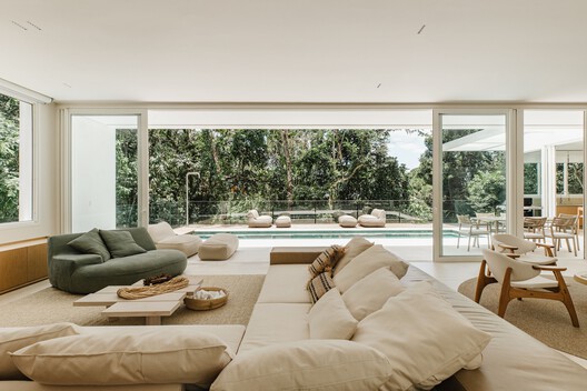 Iporanga House / Nati Minas & Studio - Interior Photography, Living Room, Sofa, Chair
