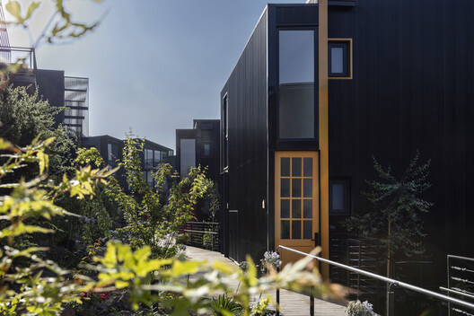Pueblo la Dehesa / Lira y Tuckermann Arquitectos + Court Estudio - Fotografía exterior