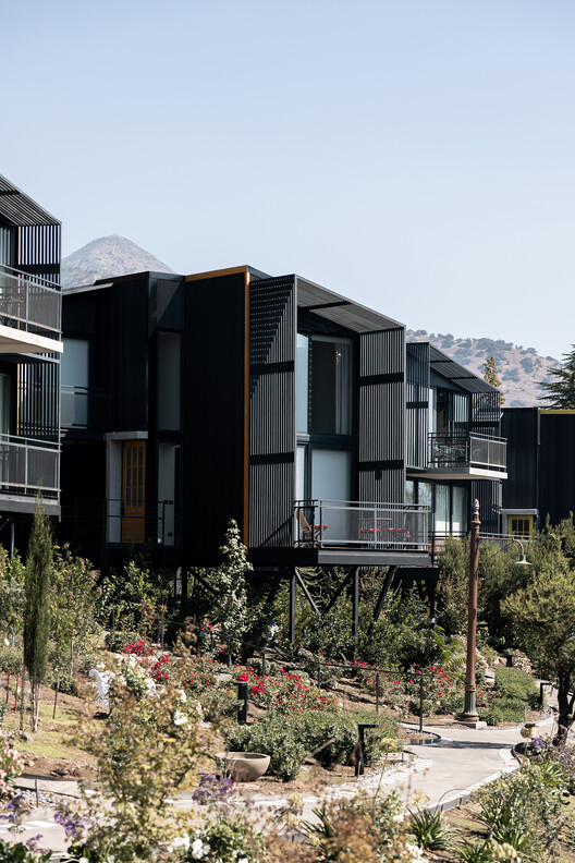 Pueblo la Dehesa / Lira y Tuckermann Arquitectos - Figura 3 de 36