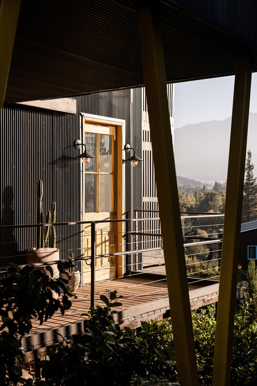 Pueblo la Dehesa / Lira y Tuckermann Arquitectos + Court Estudio - Fotografía interior, Madera, Balcón, Terraza
