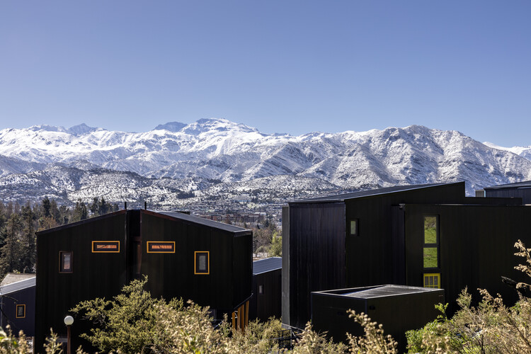 Pueblo la Dehesa / Lira y Tuckermann Arquitectos - Alojamiento