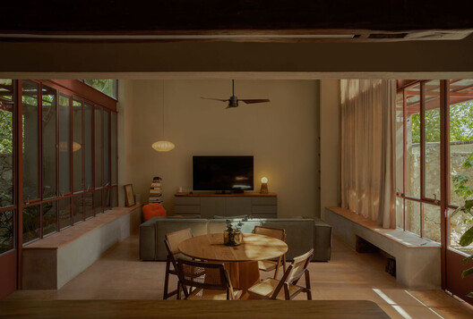 Casa Domitia / FMT Estudio Casa Domitia / FMT Estudio - Fotografia de Interiores, Sala de Jantar, Madeira, Iluminação, Mesa, Cadeira, Vidro